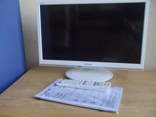 習志野市でSHARP AQUOS 2T-C19AD テレビ 2018年製とDVDレコーダーを買い取りました。